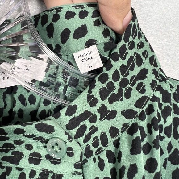 Equipment Slim Signature Button Up Shirt Top Size Large Green Animal Print - Picture 6 of 11